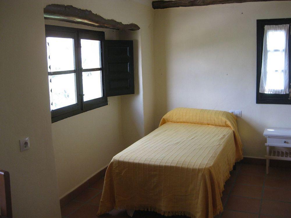 אלורה Hostal La Molina מראה חיצוני תמונה