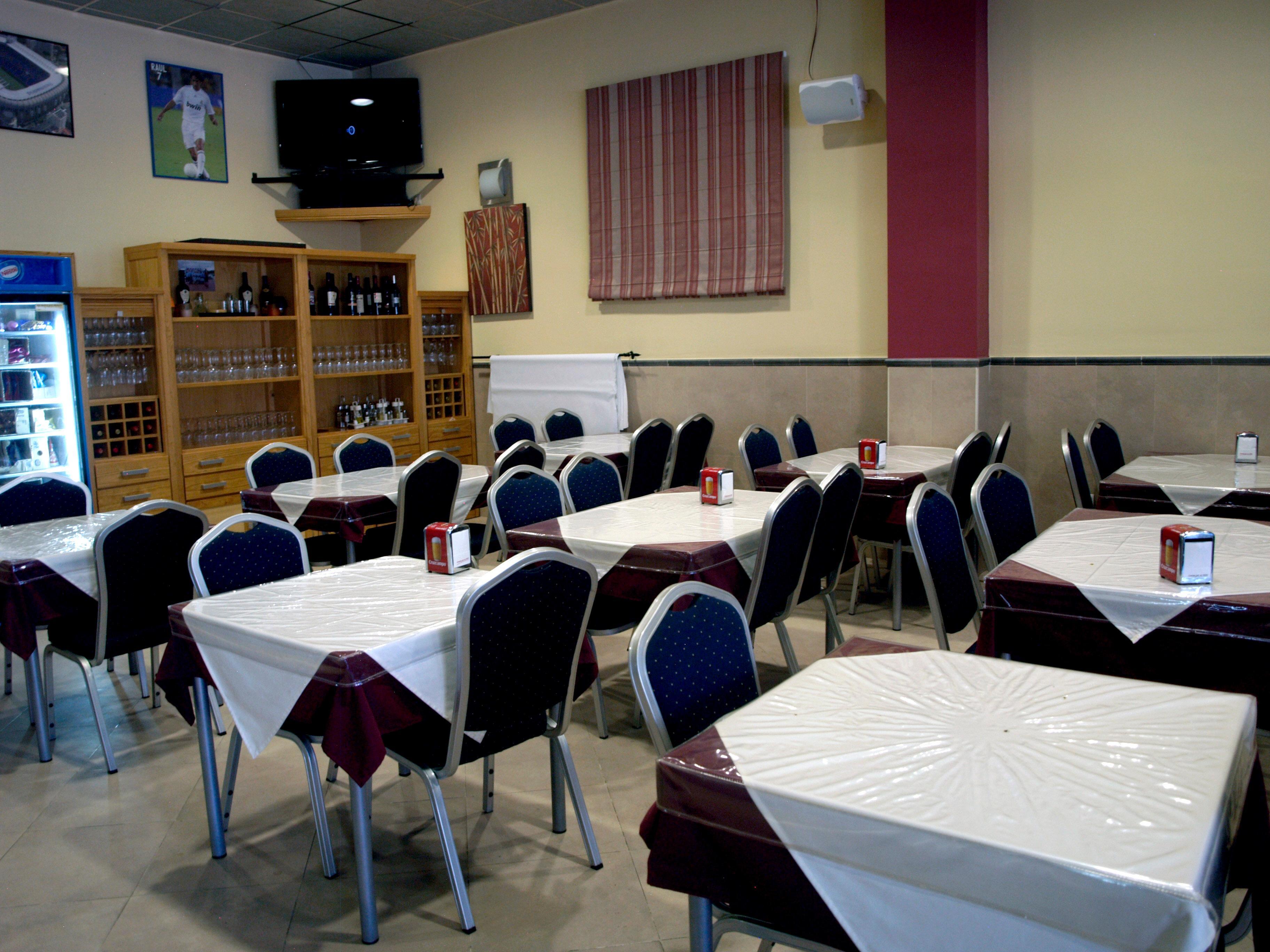 אלורה Hostal La Molina מראה חיצוני תמונה