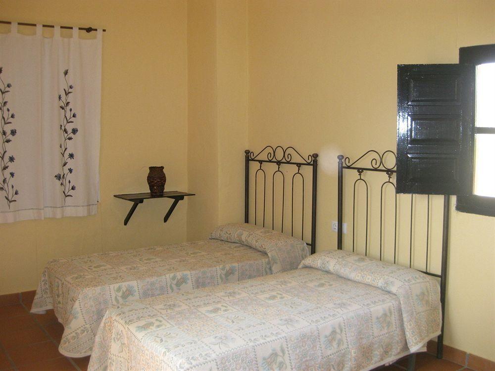 אלורה Hostal La Molina מראה חיצוני תמונה