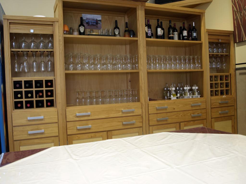 אלורה Hostal La Molina מראה חיצוני תמונה