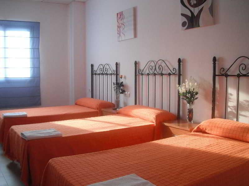 אלורה Hostal La Molina מראה חיצוני תמונה