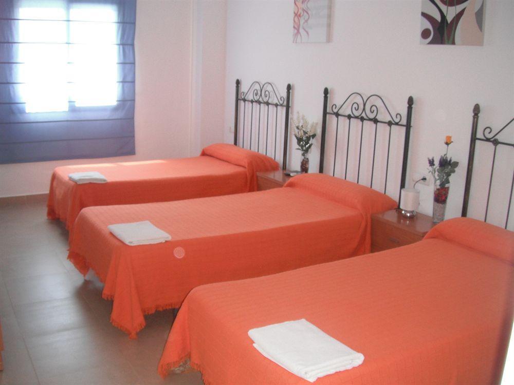 אלורה Hostal La Molina מראה חיצוני תמונה