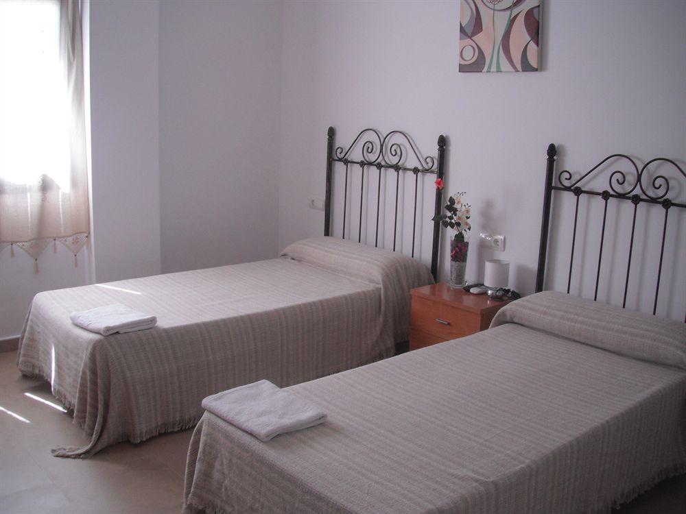 אלורה Hostal La Molina מראה חיצוני תמונה